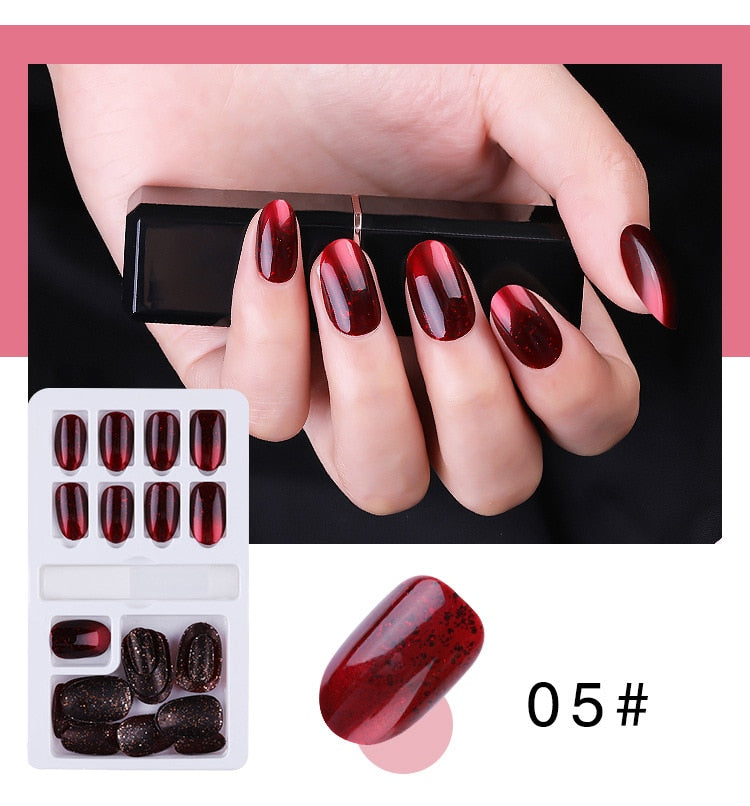 24 unidades de unhas postiças destacáveis , prensadas com gel.